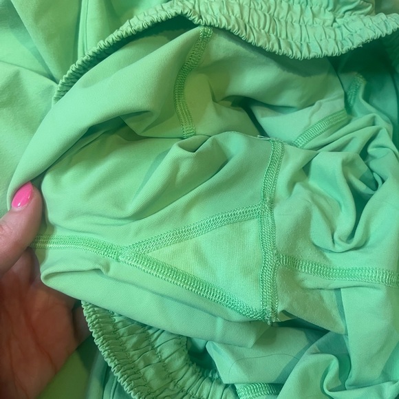 Lululemon Lime Green Tennis Skirt- size 6 - Picture 4 of 4